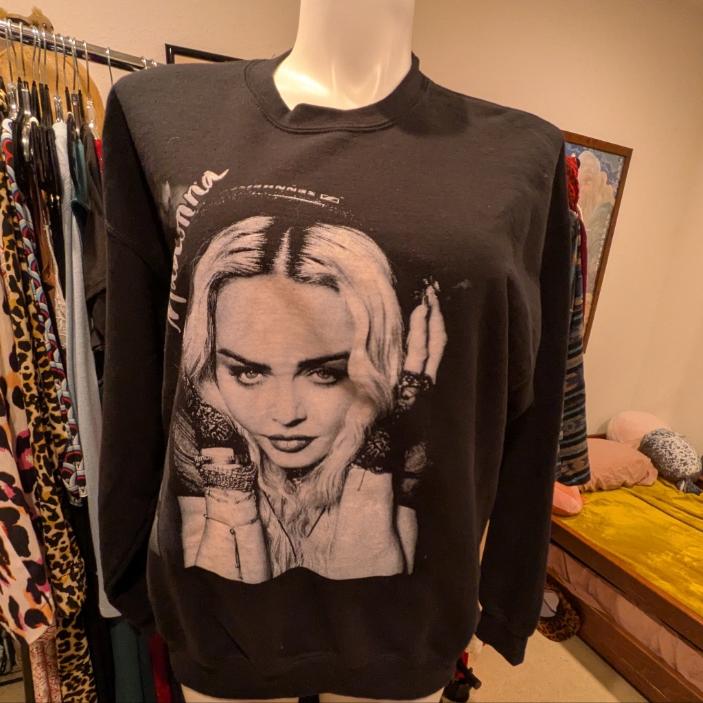Gildan Black Madonna Sweatshirt - Xl